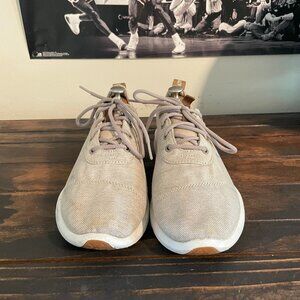 Toms Cream Canvas Low‑Top Sneakers | Men’s 10.5 US | Minimal Wear